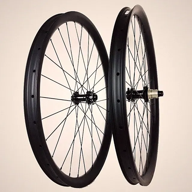 27.5er 650B Carbon Wheelset For XC MTB Bicycle Hookless Tubeless Clincher Rims